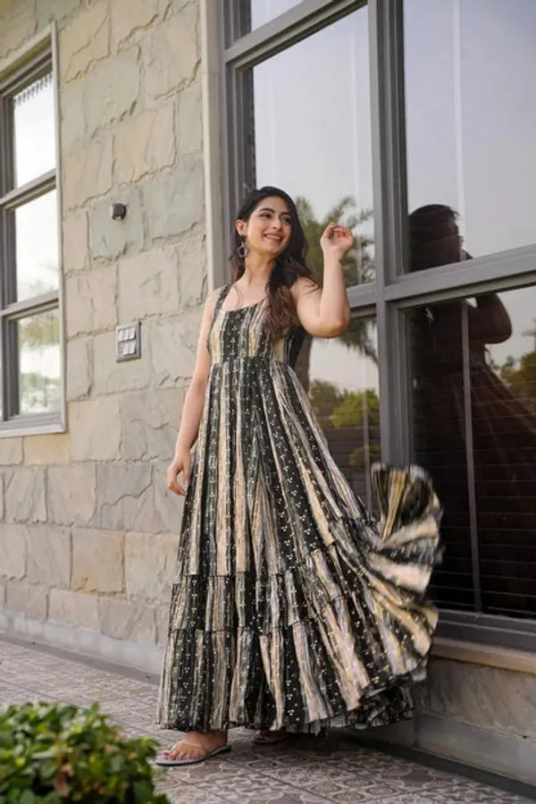 Latest_Readymade_Gowns