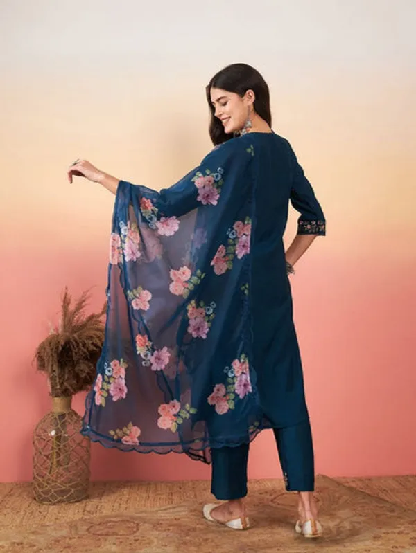 Latest_Readymade_Kurti_Set_With_Dupatta