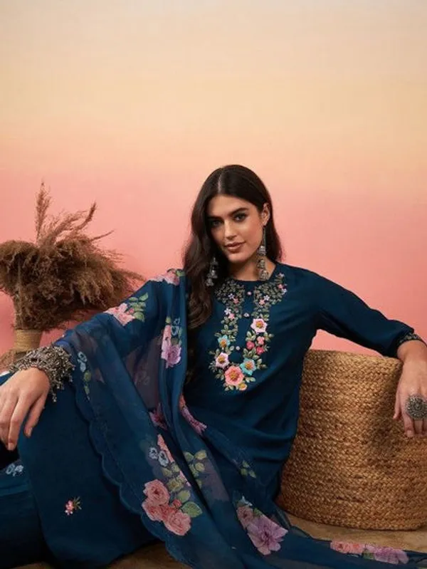 Latest_Readymade_Kurti_Set_With_Dupatta