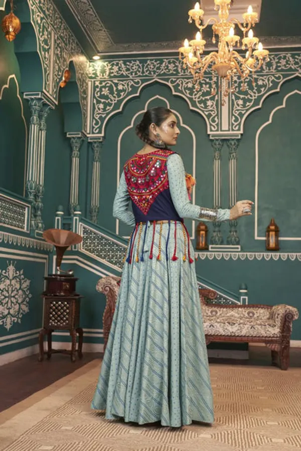 Latest_Semi_Stitched_Lehenga_Choli_With_Duppatta