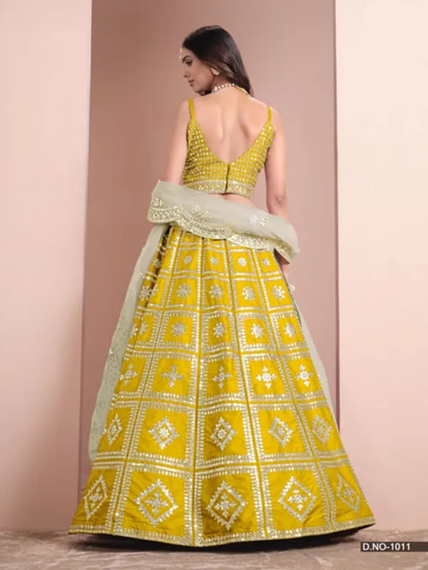 Latest_Semi_Stitched_Lehenga_Choli_With_Dupatta