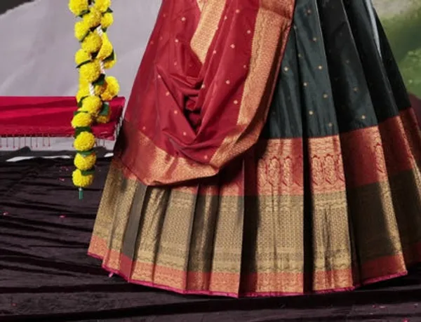 New_Semi_Stitiched_Banarasi_Lehenga_Choli