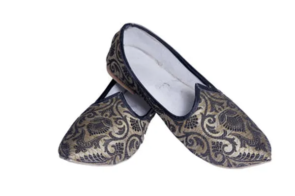 Sudarshan_Sherwani_Accessories_Mojari_Shoes