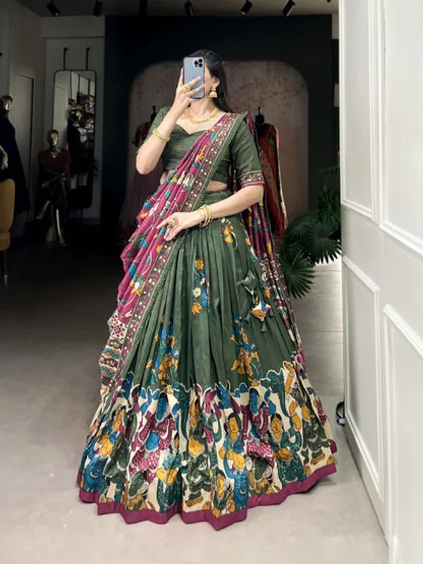 Latest_Semi_Stitched_Lehenga_Choli_With_Dupatta