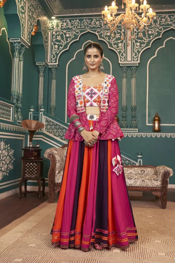 Latest_Semi_Stitched_Lehenga_Choli_With_Duppatta