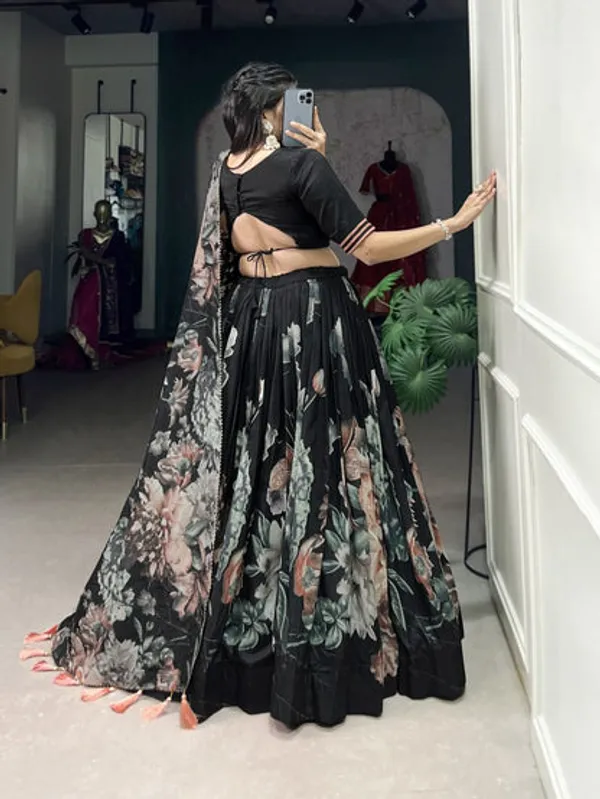 Latest_Semi_Stitched_Netted_Lehenga_Choli