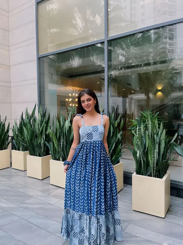 Latest_Readymade_Gowns