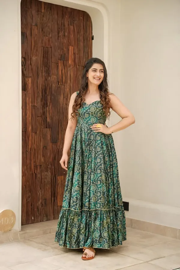 Latest_Readymade_Gowns