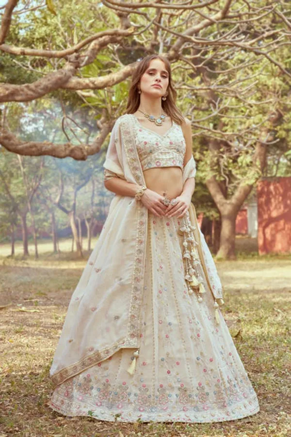 Latest_Semi_Stitched_Lehenga_Choli_With_Duppatta