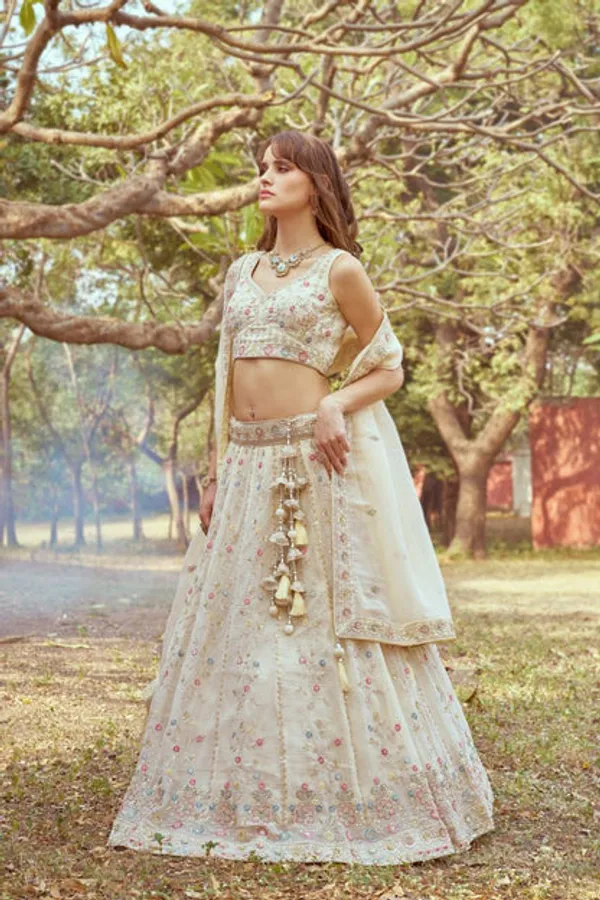 Latest_Semi_Stitched_Lehenga_Choli_With_Duppatta