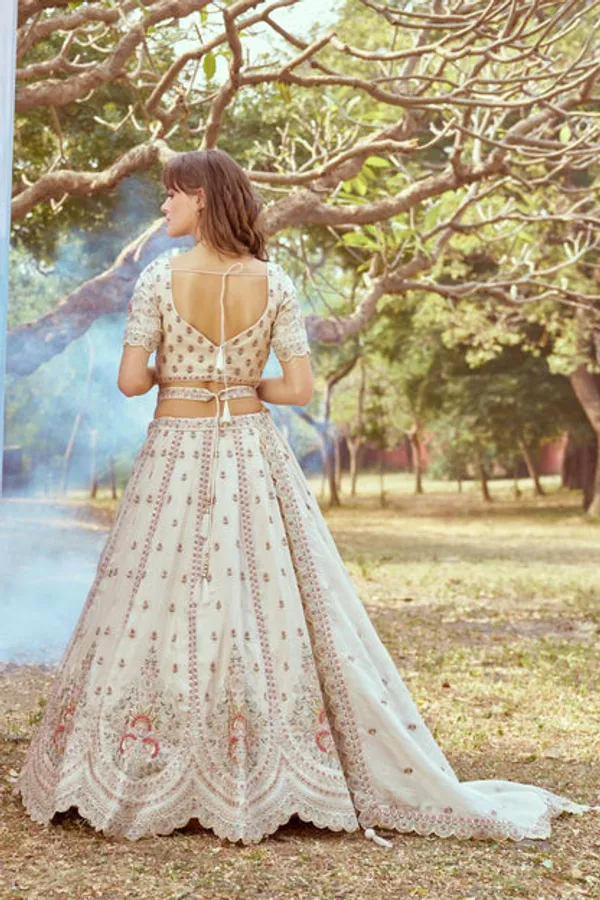 Latest_Semi_Stitched_Lehenga_Choli_With_Duppatta