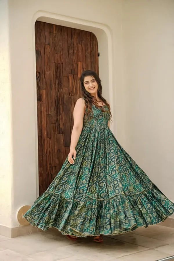 Latest_Readymade_Gowns