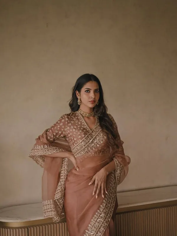 Peach_Tabby_Silk_Sequin_Embellished_Saree_For_Women