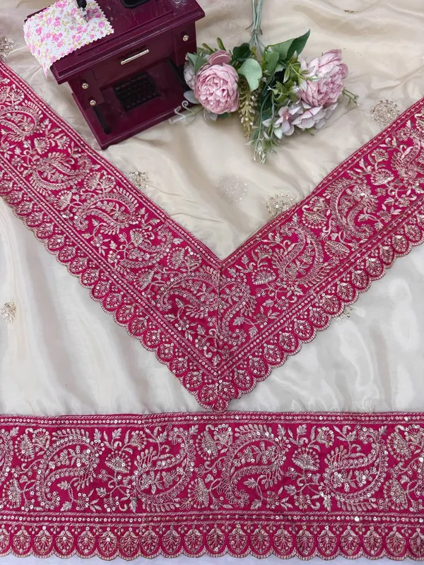 Cream_And_Magenta_Organza_Silk_Embroidered_Ethnic_Saree_For_Women
