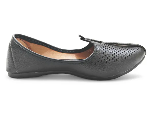 VENTURA_Ethnic_shoe