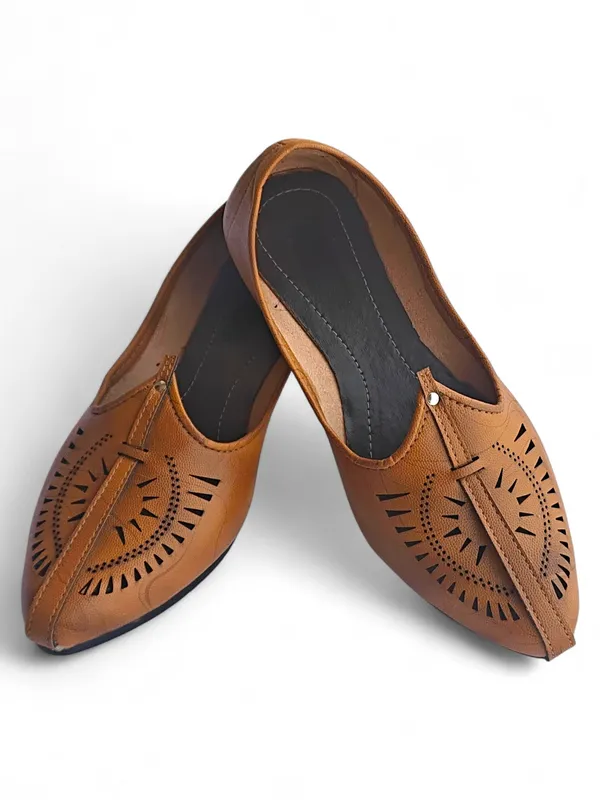 SOLEIL_Ethnic_shoe