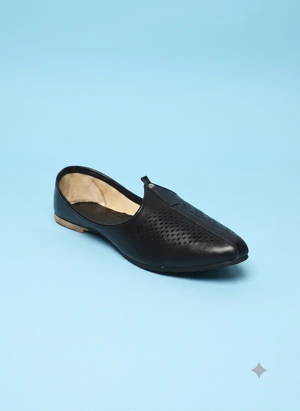 VENTURA_Ethnic_shoe