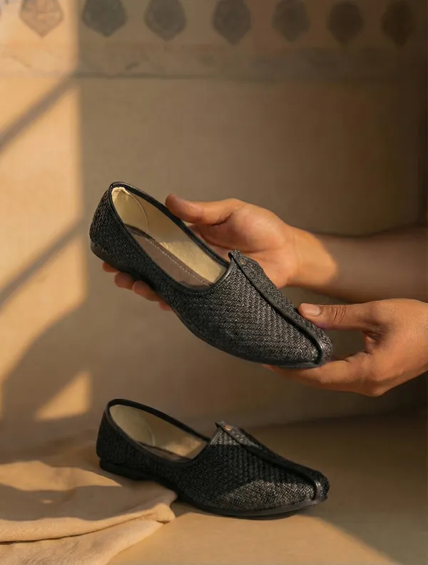 ELITE_Ethnic_shoe