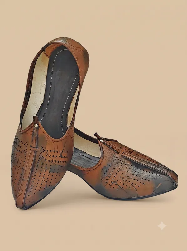 ARROW_Ethnic_shoe