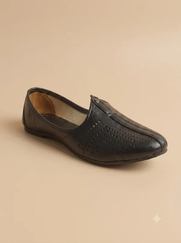 ARROW_Ethnic_shoe