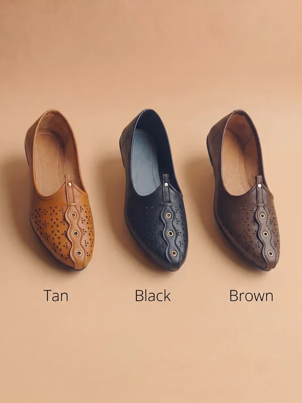 ORION_Ethnic_shoe