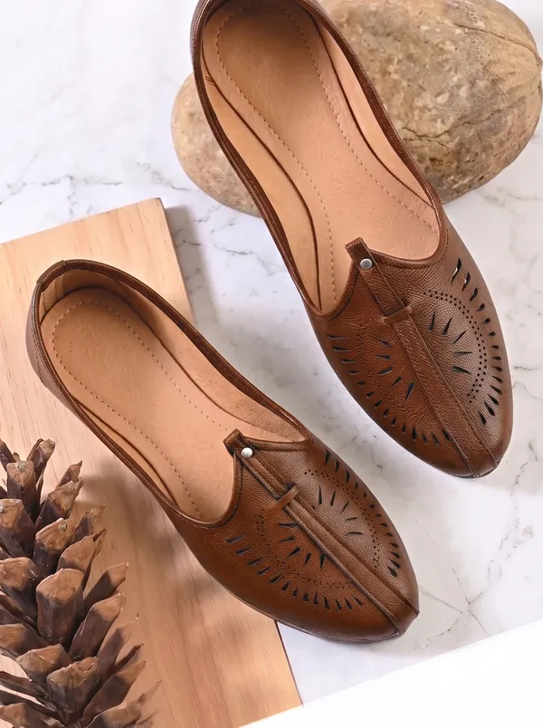 SOLEIL_Ethnic_shoe