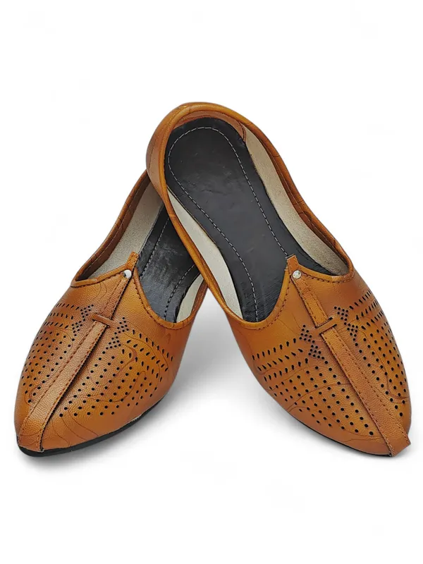 ARROW_Ethnic_shoe
