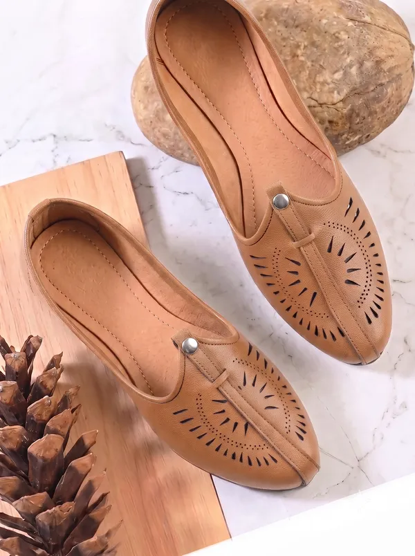 SOLEIL_Ethnic_shoe