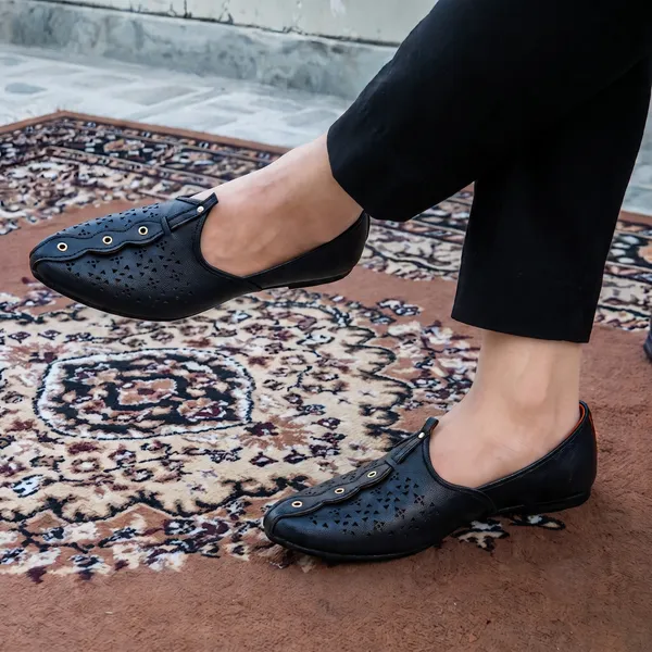 ORION_Ethnic_shoe