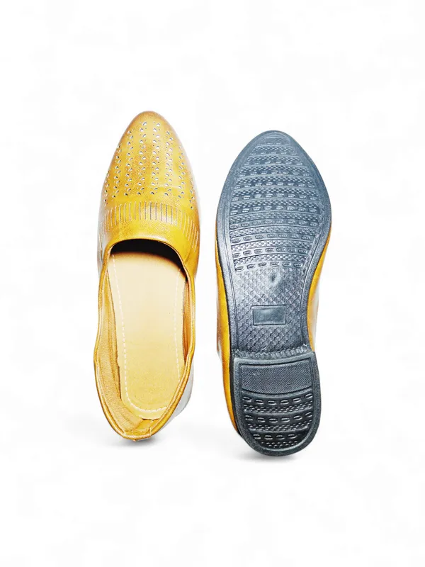 Y_Ethnic_shoe
