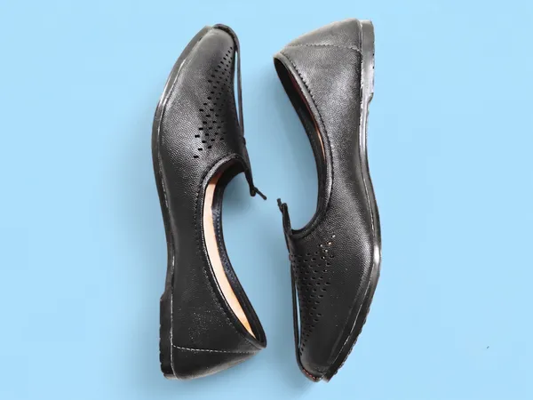 VENTURA_Ethnic_shoe