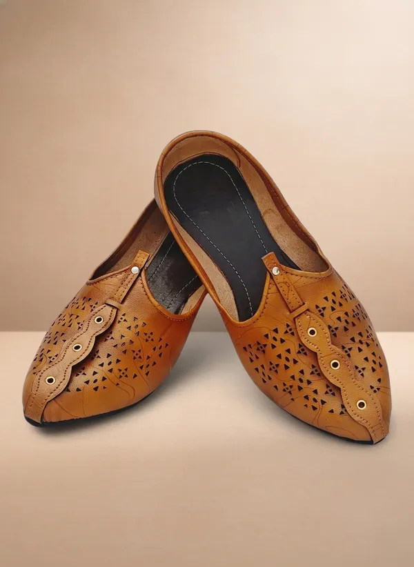 ORION_Ethnic_shoe