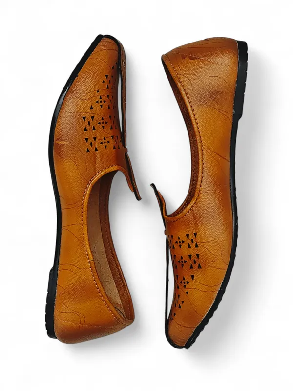 ORION_Ethnic_shoe