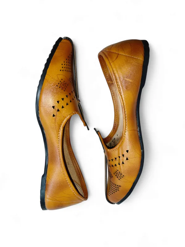 LUXE_Ethnic_shoe