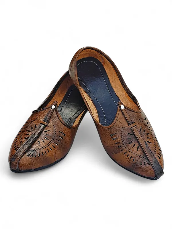 SOLEIL_Ethnic_shoe