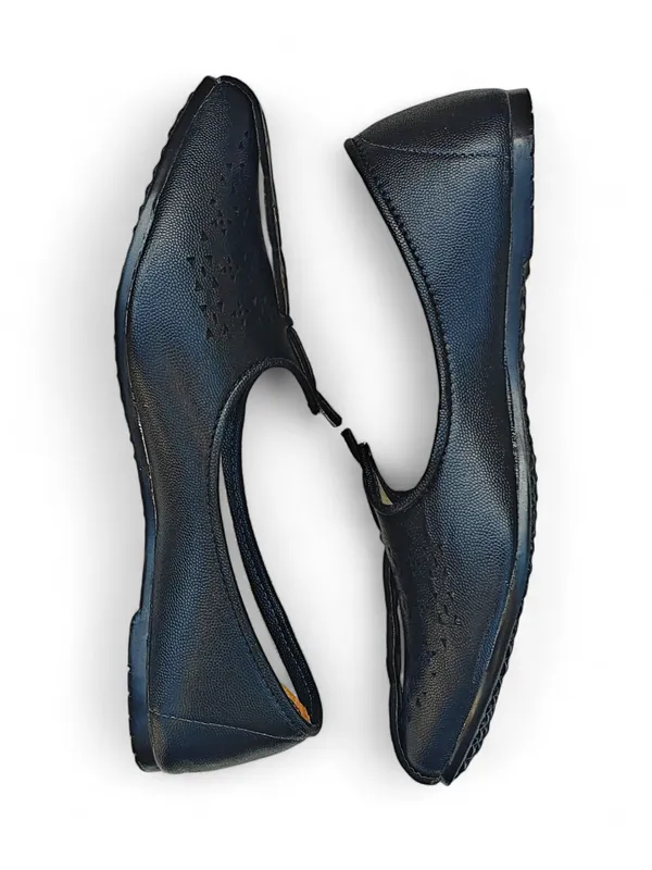 ORION_Ethnic_shoe