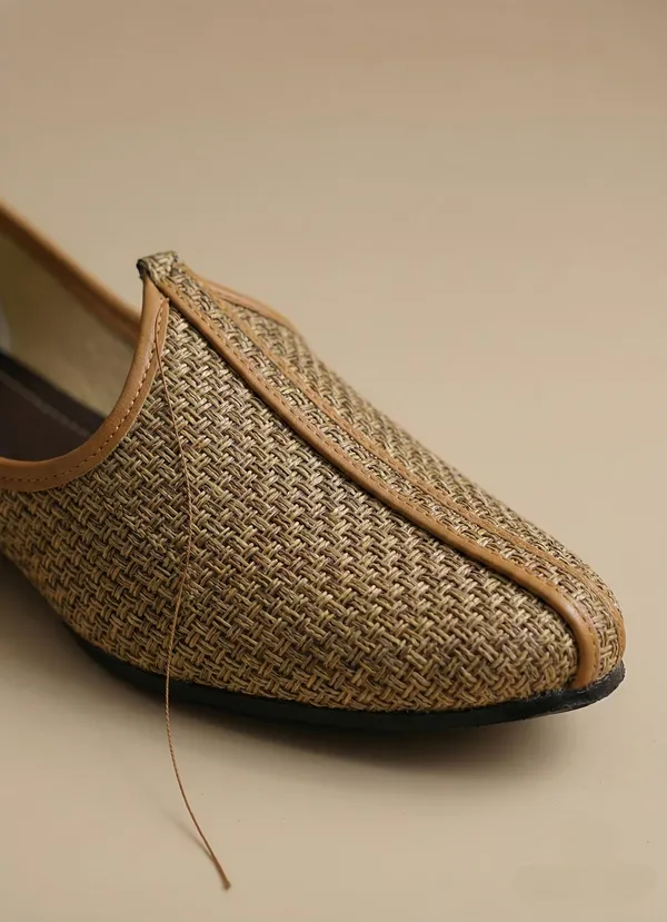 ELITE_Ethnic_shoe