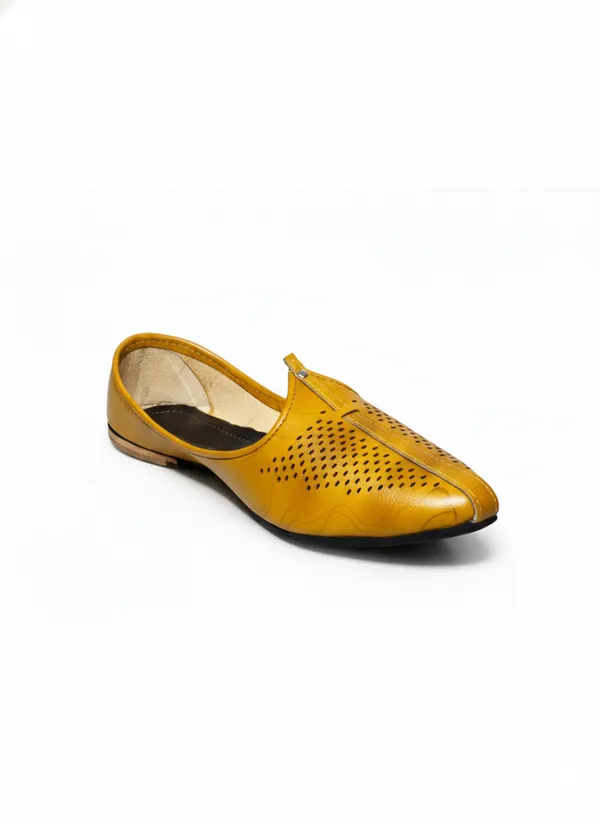 VENTURA_Ethnic_shoe