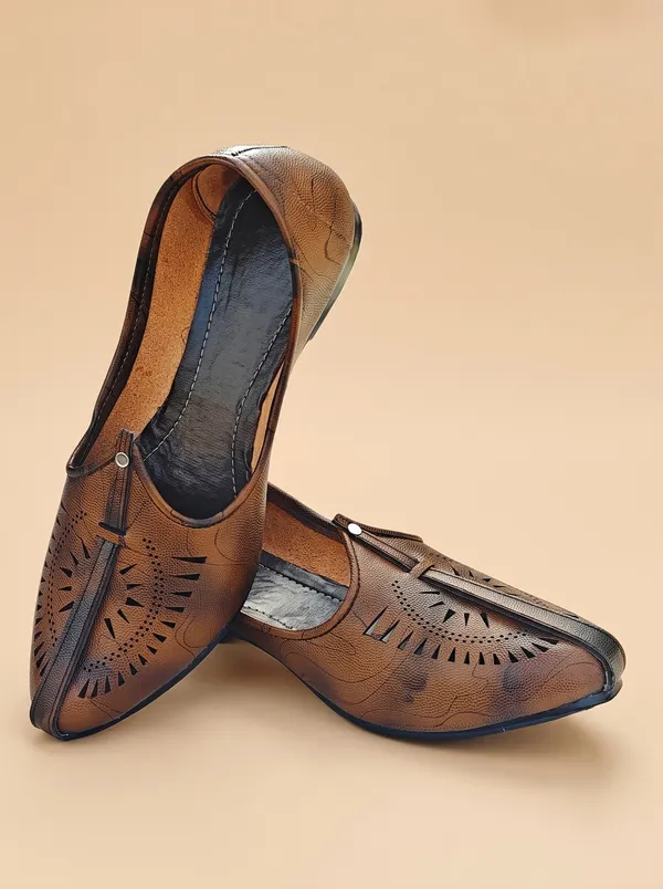 SOLEIL_Ethnic_shoe