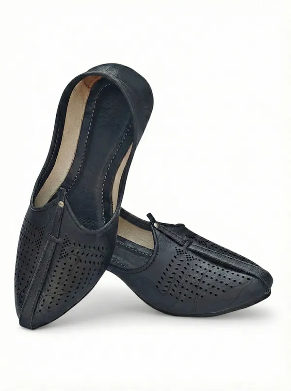 Vestra_Aura_ARROO_Mojaris_For_Men