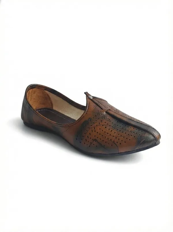 Vestra_Aura_ARROO_Mojaris_For_Men