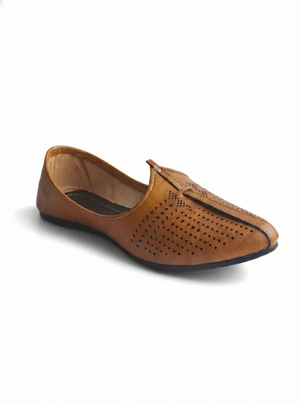 Vestra_Aura_ARROO_Mojaris_For_Men