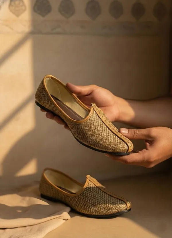 Vestra_Aura_Mojaris_For_Men
