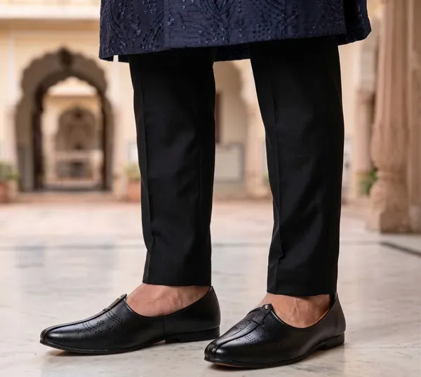 Vestra_Aura_Mojaris_For_Men
