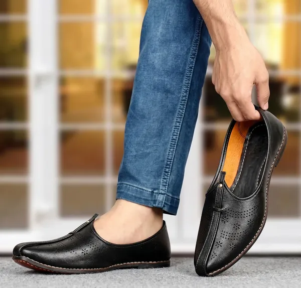 Vestra_Aura_Mojaris_For_Men