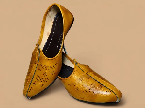 Vestra_Aura_Mojaris_For_Men