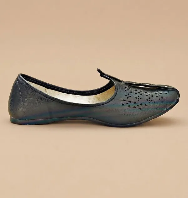 Vestra_Aura_Mojaris_For_Men