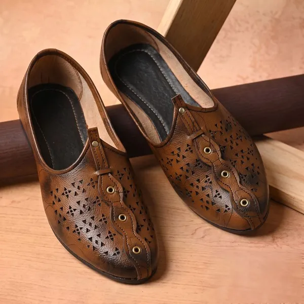 Vestra_Aura_Mojaris_For_Men