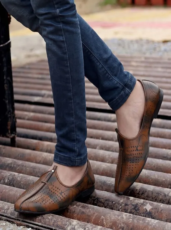 Vestra_Aura_ARROW_Mojaris_For_Men