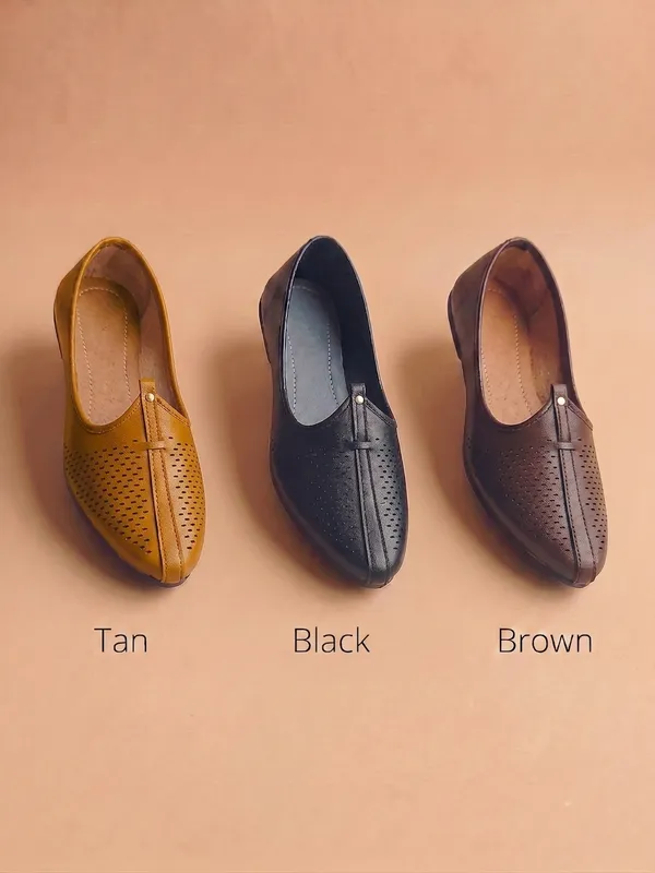 VENTURA_Ethnic_shoe